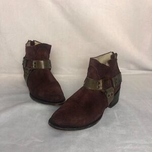 Freebird By Steven Distress Red Suede Western Ankle Boots US 7.               SC